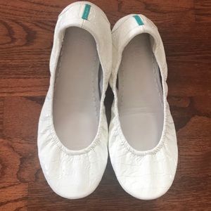 White crocodile tieks